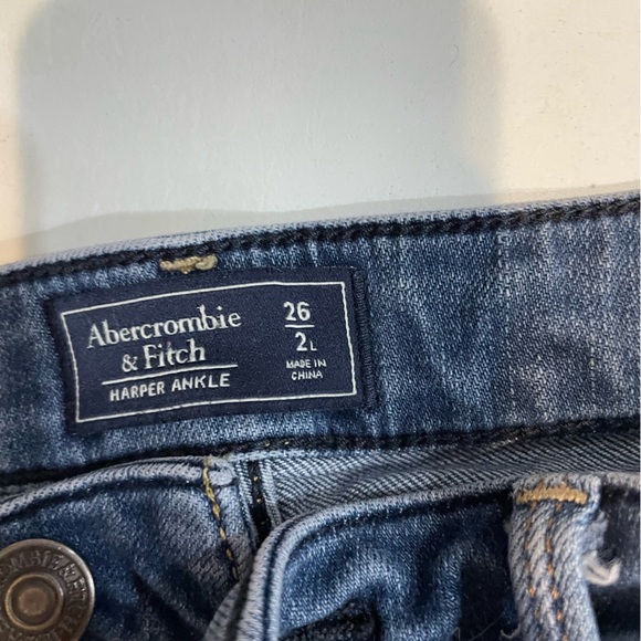 Abercrombie & Fitch Women’s Harper Ankle Jeans - Picture 3 of 4